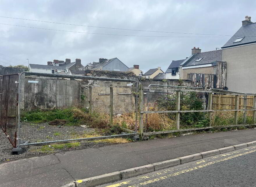 16 Victoria Street, Portrush, BT56 8DL