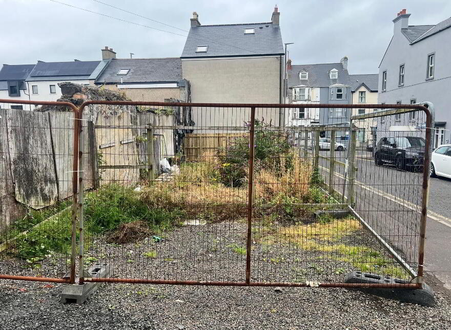 16 Victoria Street, Portrush, BT56 8DL