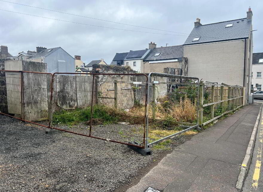 16 Victoria Street, Portrush, BT56 8DL