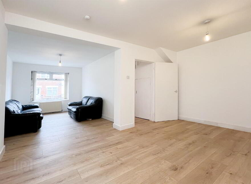 153 Broadway, Belfast, BT12 6HY