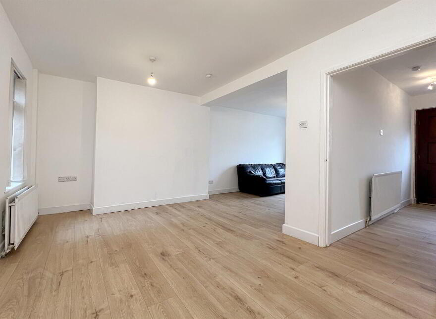 153 Broadway, Belfast, BT12 6HY