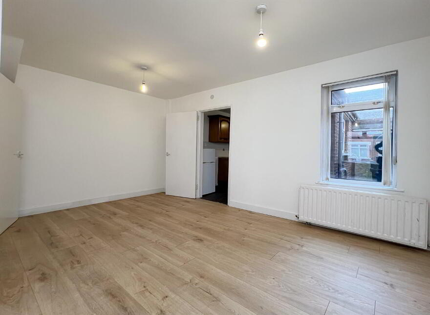 153 Broadway, Belfast, BT12 6HY
