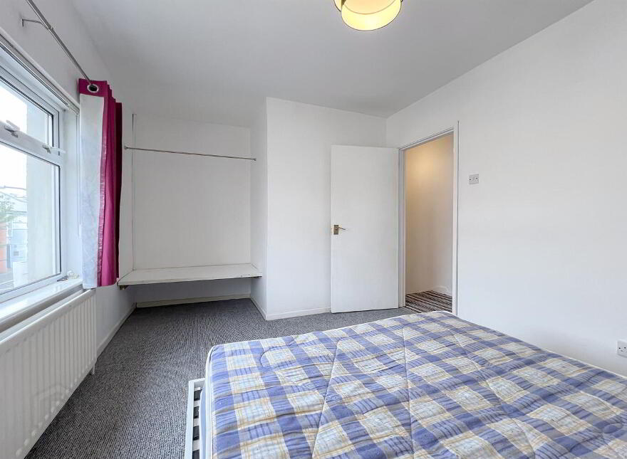 153 Broadway, Belfast, BT12 6HY