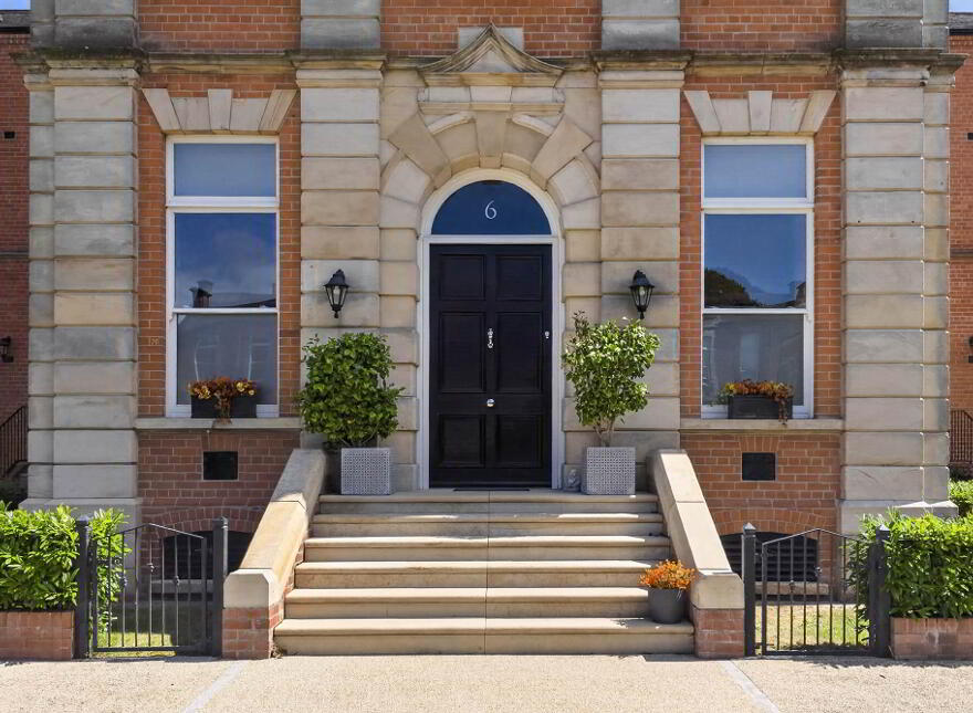 6 Ishbel Gardens, Belvoir Park, Belfast, BT8 8FT
