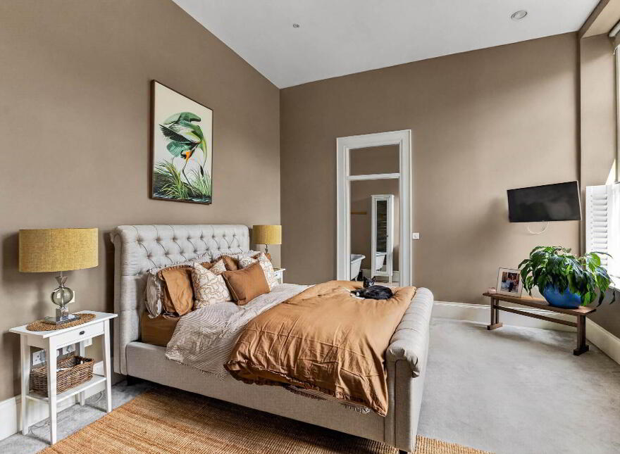 6 Ishbel Gardens, Belvoir Park, Belfast, BT8 8FT