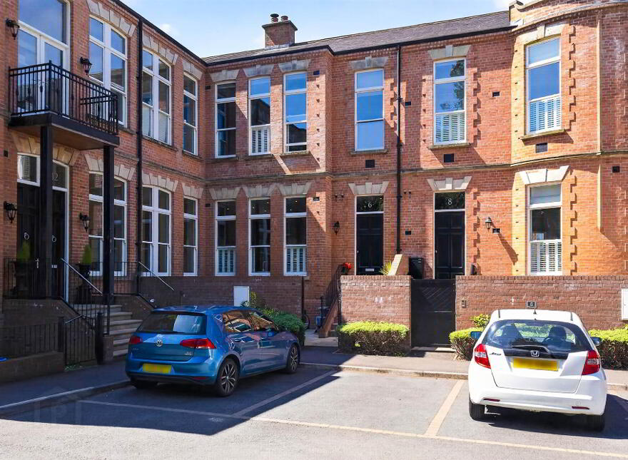 6 Ishbel Gardens, Belvoir Park, Belfast, BT8 8FT