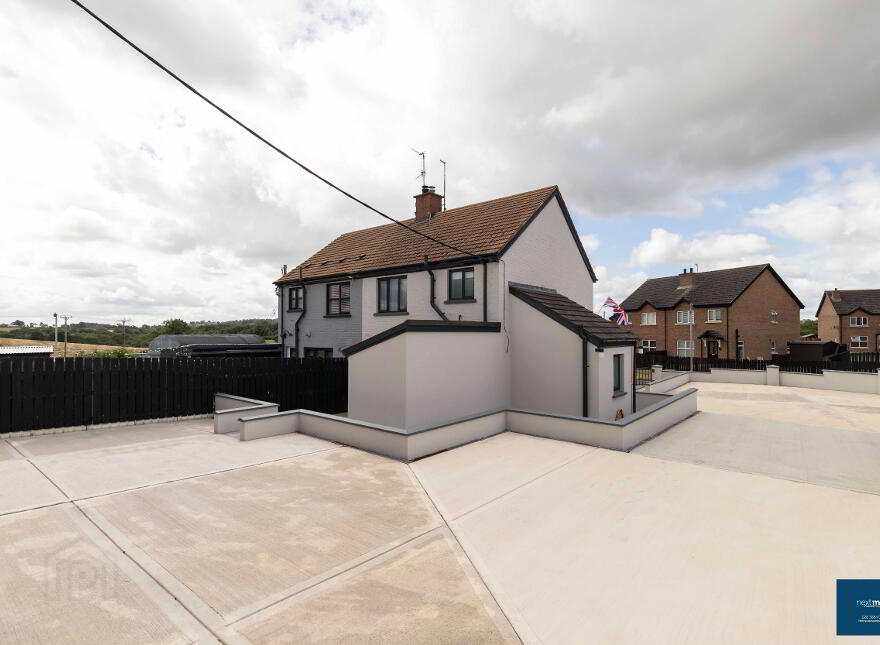 27 Tullyhugh Park, Tandragee, BT62 2DN