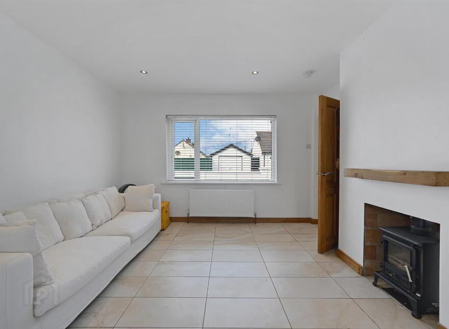 17 Marian Park, Ballykinler, Downpatrick, BT30 8DJ