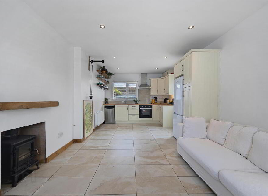 17 Marian Park, Ballykinler, Downpatrick, BT30 8DJ