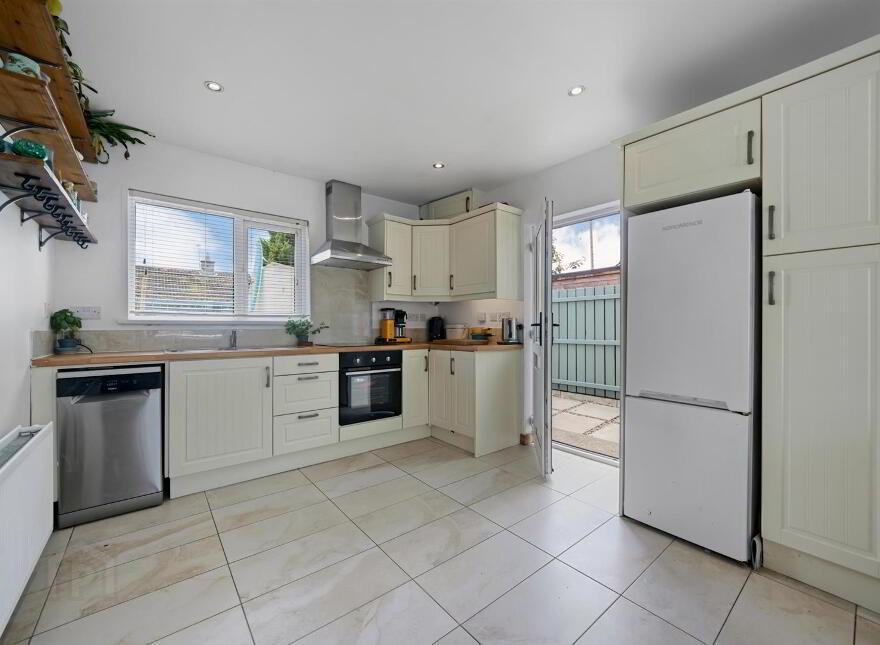 17 Marian Park, Ballykinler, Downpatrick, BT30 8DJ
