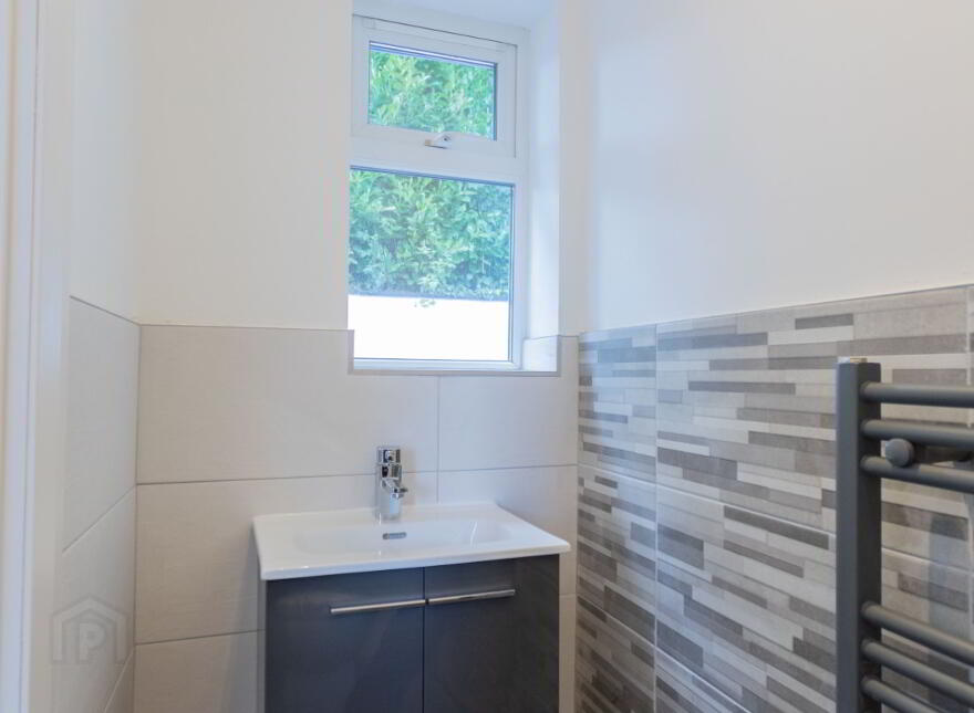 155 Knock Road, Belfast, BT5 6LH