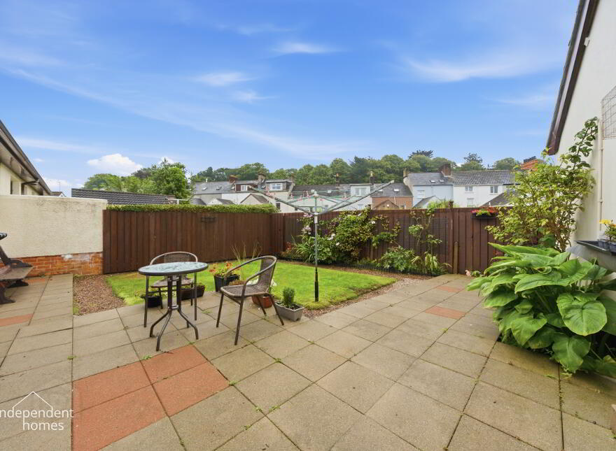 75 Victoria Road, Larne, BT40 1LY