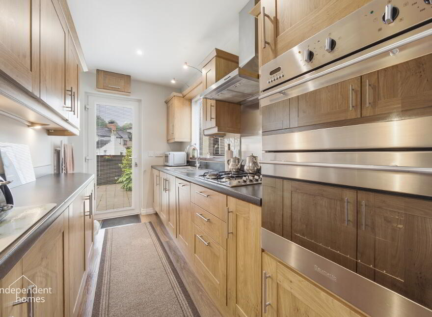 75 Victoria Road, Larne, BT40 1LY