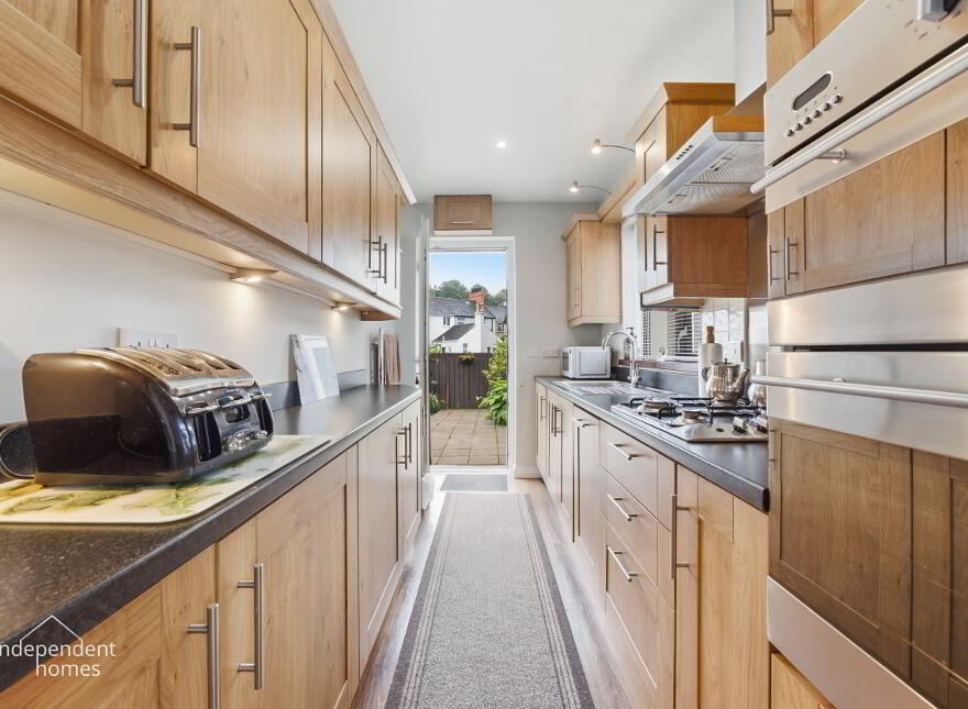 75 Victoria Road, Larne, BT40 1LY