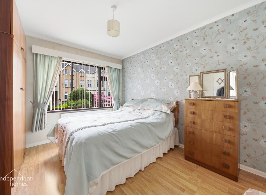75 Victoria Road, Larne, BT40 1LY
