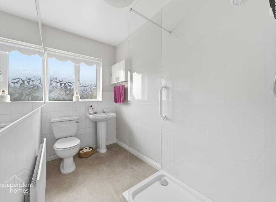 75 Victoria Road, Larne, BT40 1LY