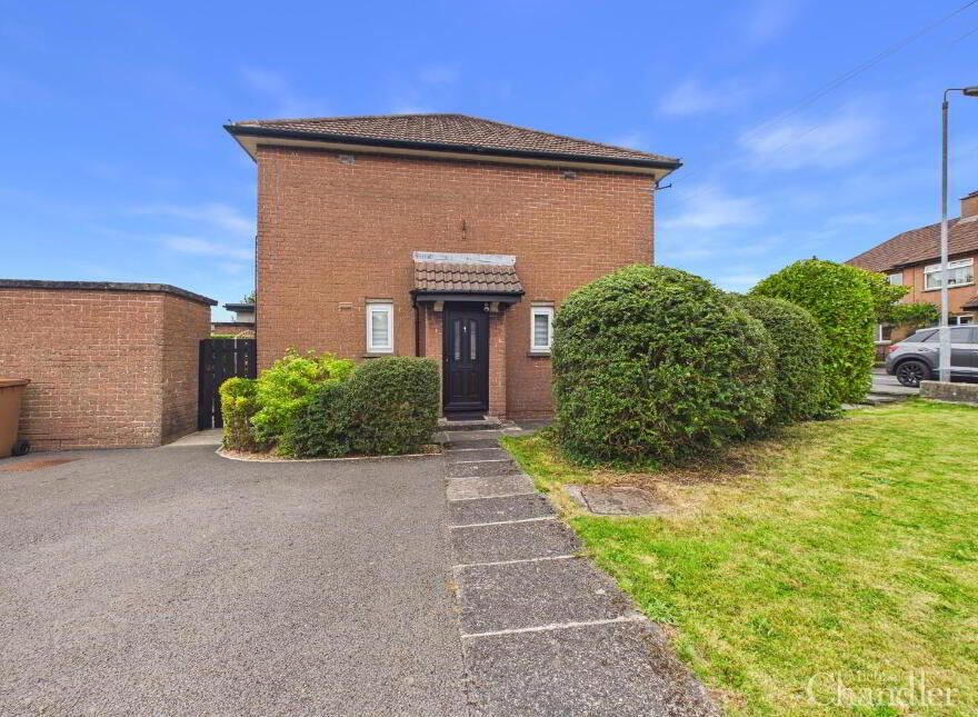 1 Wood End, Holywood, BT18 9PN photo