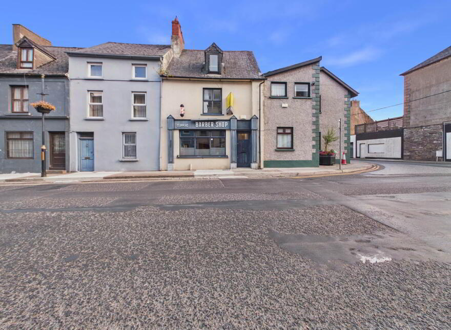 54 Main Street, Carrick-On-Suir, E32N275