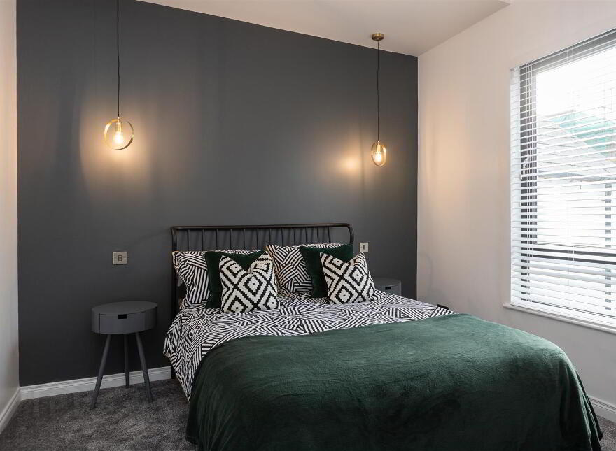 Room 2, 79 Upper Newtownards Road, Belfast, BT4 3HU