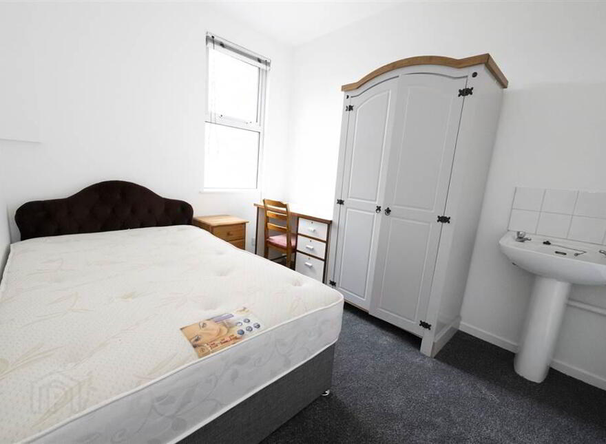 22 Tates Avenue, Belfast, Belfast, BT9 7BY