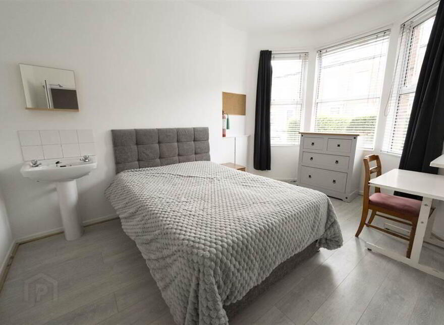 22 Tates Avenue, Belfast, Belfast, BT9 7BY