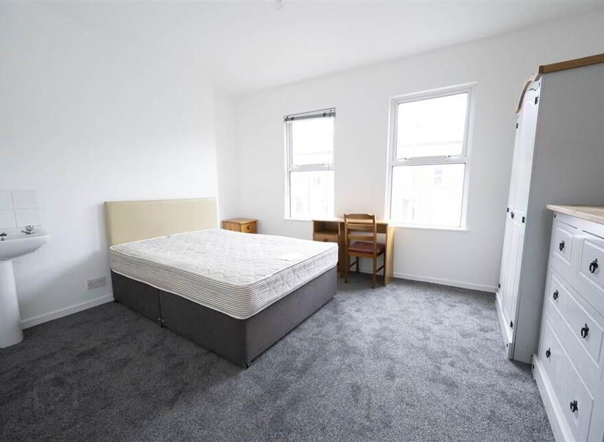 22 Tates Avenue, Belfast, Belfast, BT9 7BY