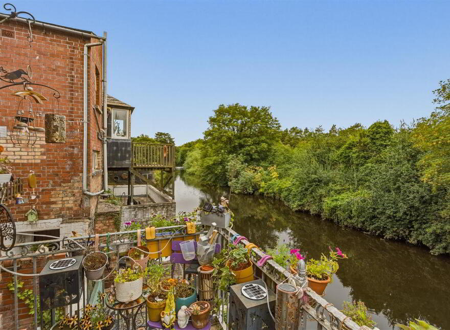 30 Riverside, Antrim, BT41 4BH