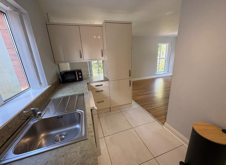 10 Derryvolgie Mews, 4 Derryvolgie Avenue, Belfast, BT9 6TQ