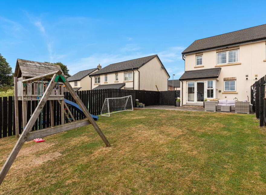 6 River Hill Crescent, Newtownards, BT23 7FQ