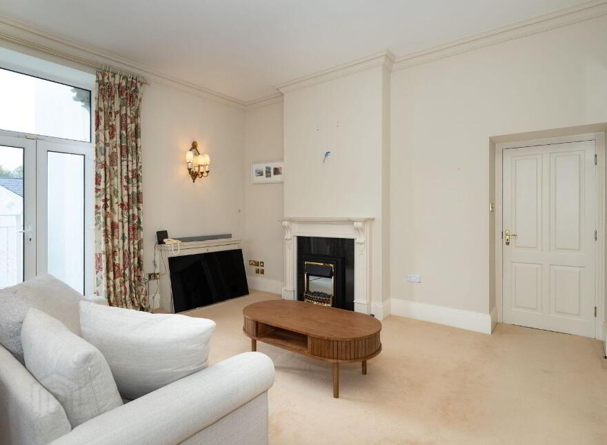Apartment 2 The Grand, Crosshaven, P43WD62