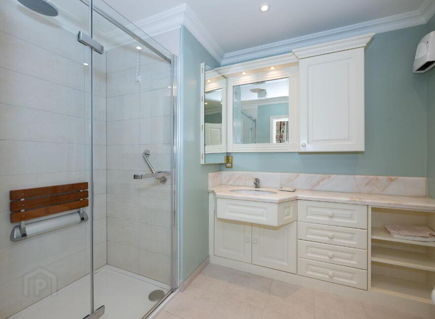 Apartment 2 The Grand, Crosshaven, P43WD62