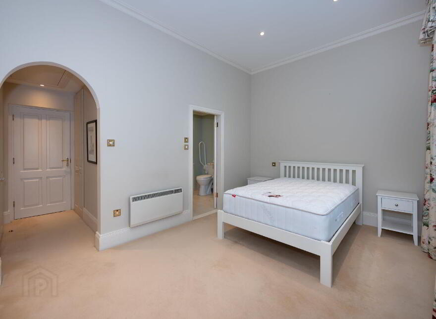 Apartment 2 The Grand, Crosshaven, P43WD62