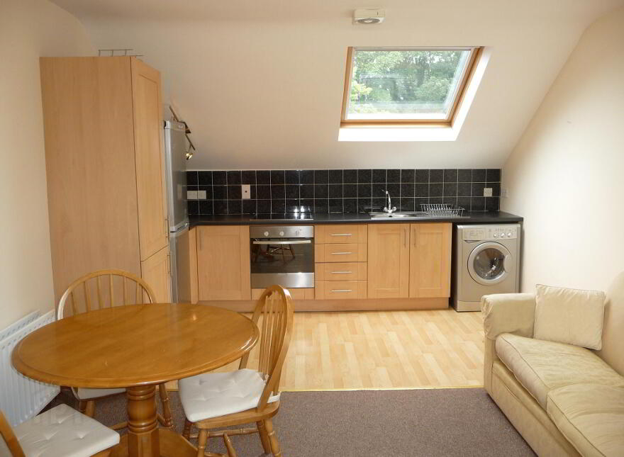 73b Marlborough Park South, Belfast, BT9 6HS