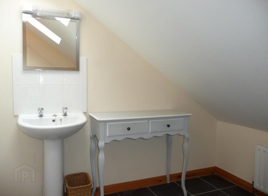 73b Marlborough Park South, Belfast, BT9 6HS