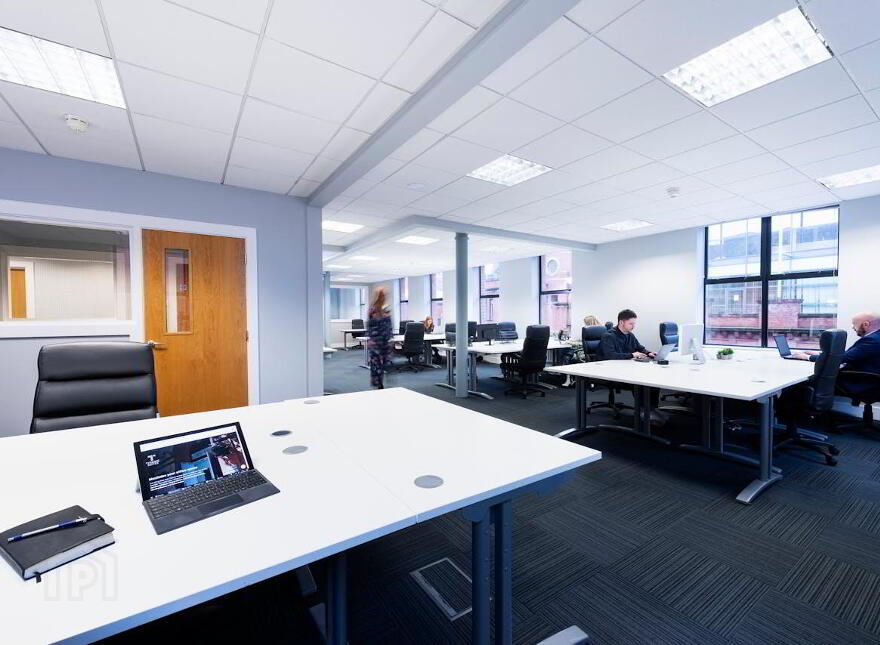 Titanic Suites, 55-59 Adelaide Street, Belfast, BT2 8FE