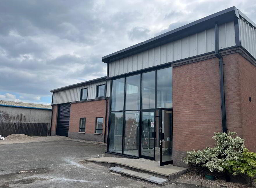 2 Trench Road, Mallusk, Newtownabbey, BT36 4TY