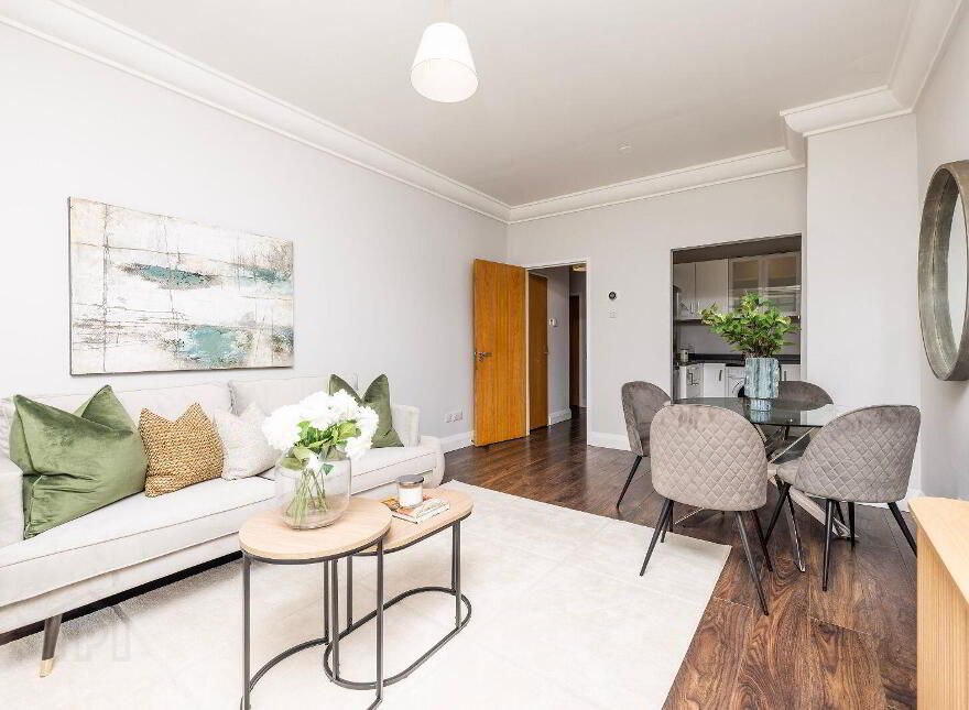 35 Aran House, Custom House Square, IFSC, Ifsc, D01F535