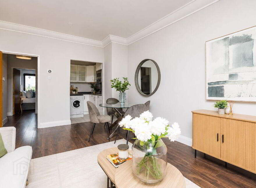 35 Aran House, Custom House Square, IFSC, Ifsc, D01F535