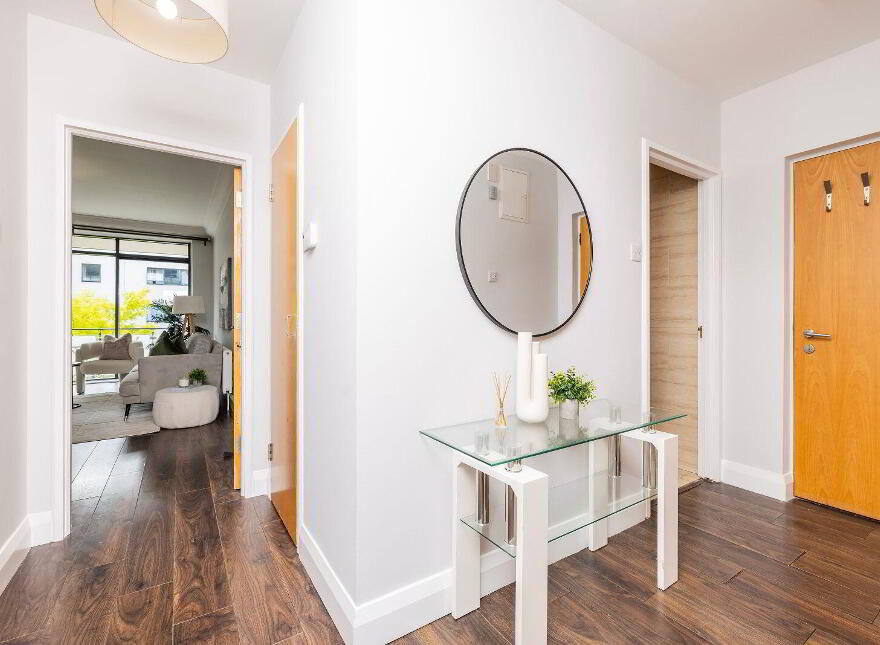 35 Aran House, Custom House Square, IFSC, Ifsc, D01F535