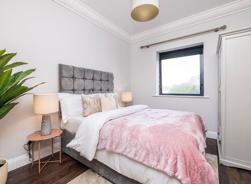 35 Aran House, Custom House Square, IFSC, Ifsc, D01F535