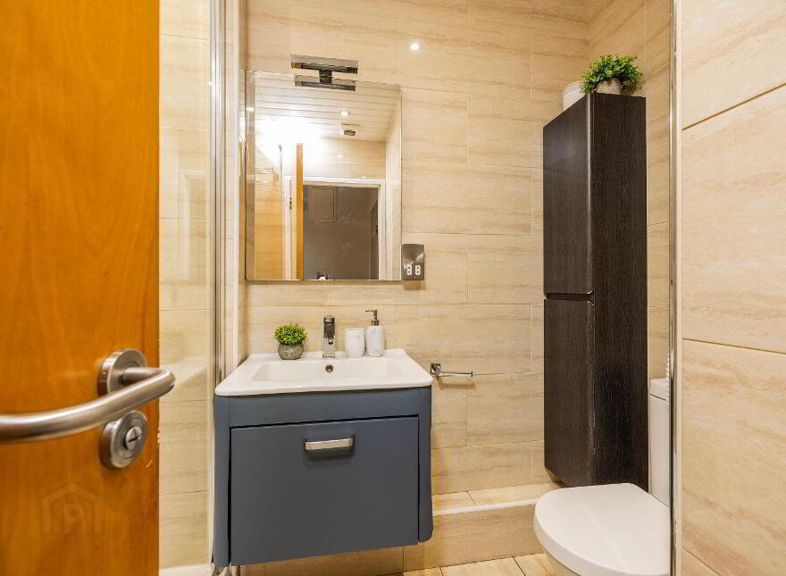 35 Aran House, Custom House Square, IFSC, Ifsc, D01F535