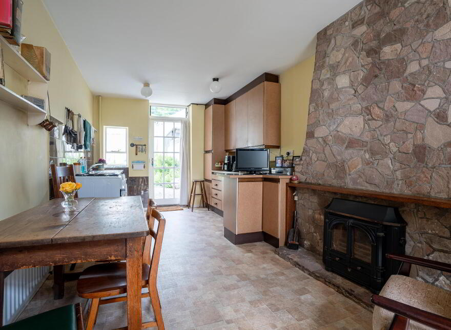 28 Woodburn Road, Carrickfergus, BT38 8PX