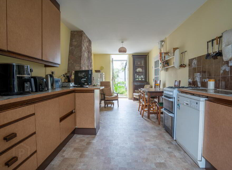 28 Woodburn Road, Carrickfergus, BT38 8PX