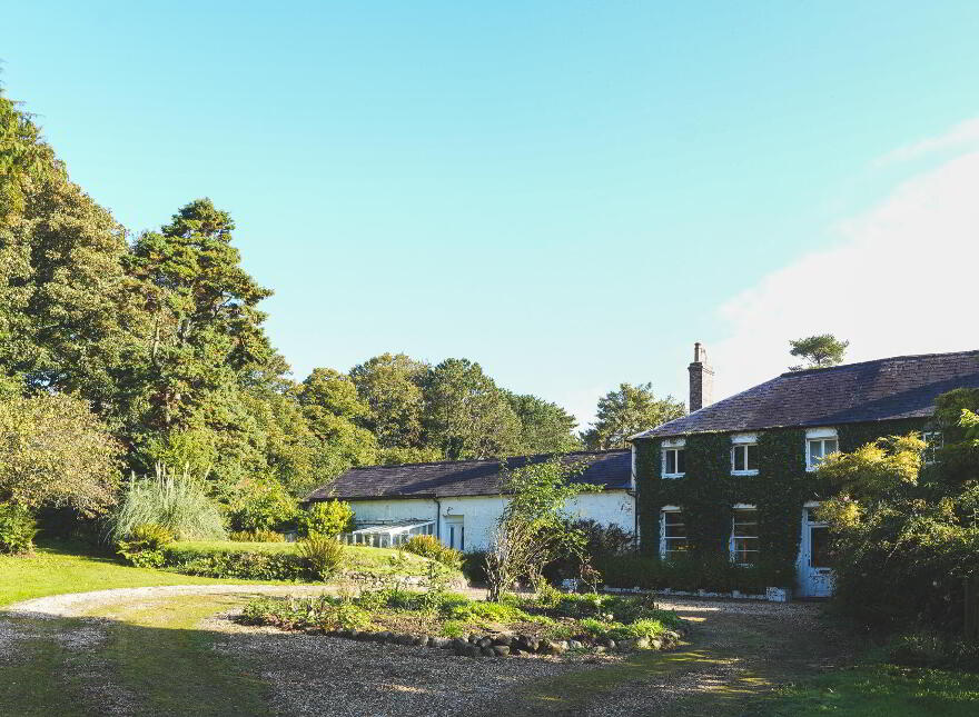 28 Woodburn Road, Carrickfergus, BT38 8PX