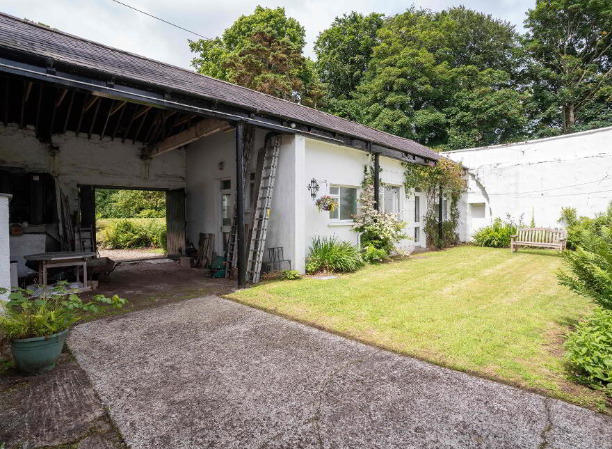 28 Woodburn Road, Carrickfergus, BT38 8PX