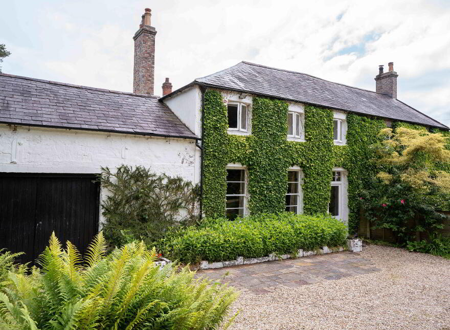 28 Woodburn Road, Carrickfergus, BT38 8PX