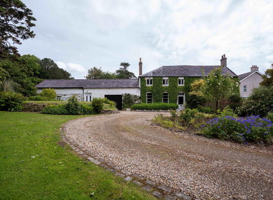 28 Woodburn Road, Carrickfergus, BT38 8PX