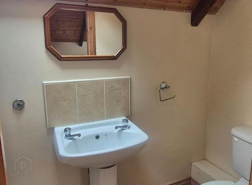 Dunbell, Maddockstown, R95HY04