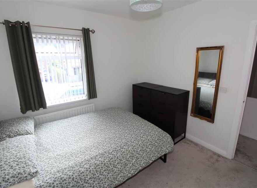 120 Grand Parade, Belfast, BT5 5PD