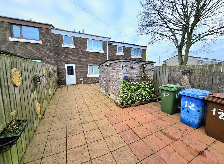 12 Ashmount Gardens, Lisburn, BT27 5DA